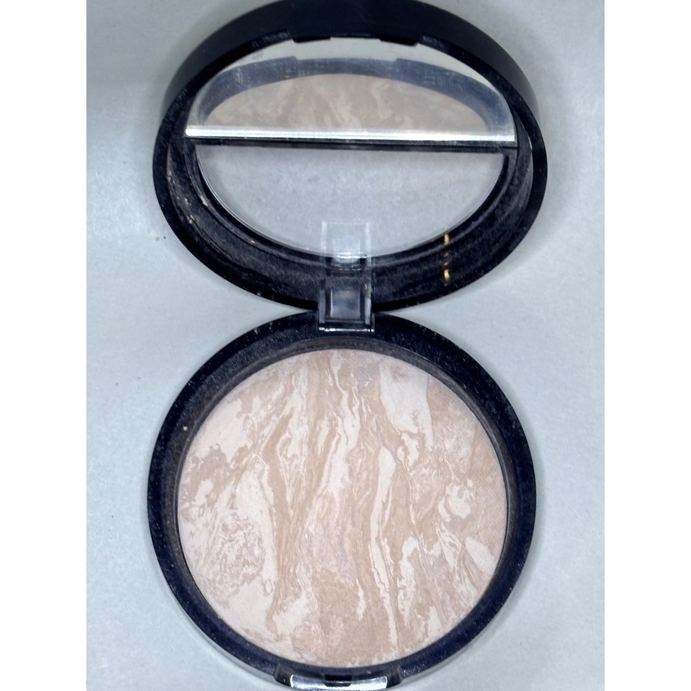 Laura Gellar Baked Balance and‎ Brighten Foundation in Porcelain New